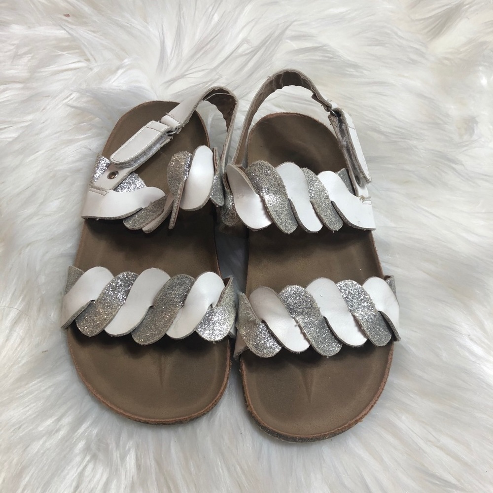 Girls White Silver Scalloped Open Toe Sandals Size 1 Hook and Loop Closure